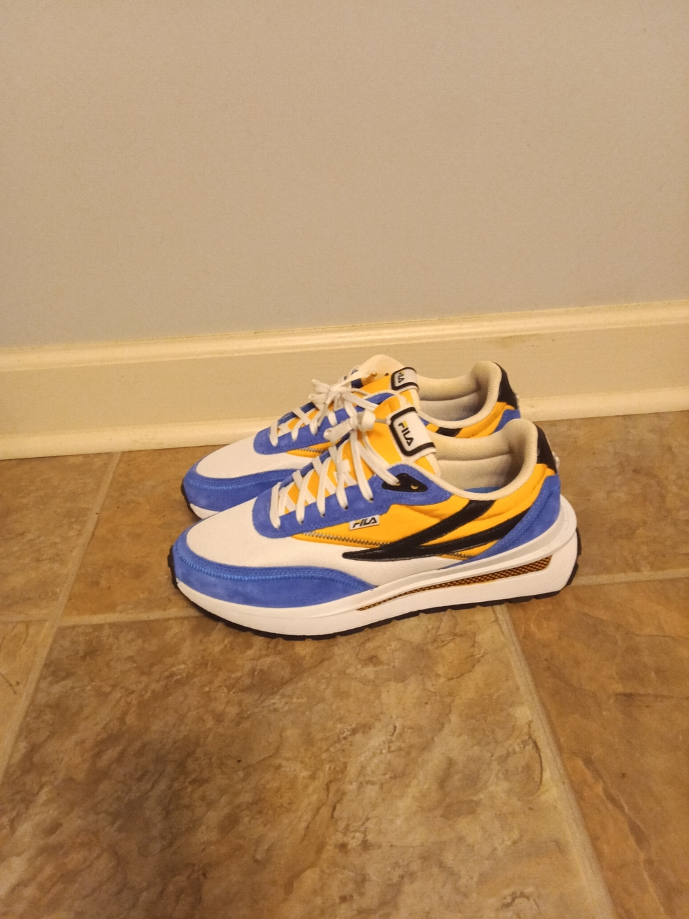 Fila Men's White, Blue & Yellow Athletic Sneakers